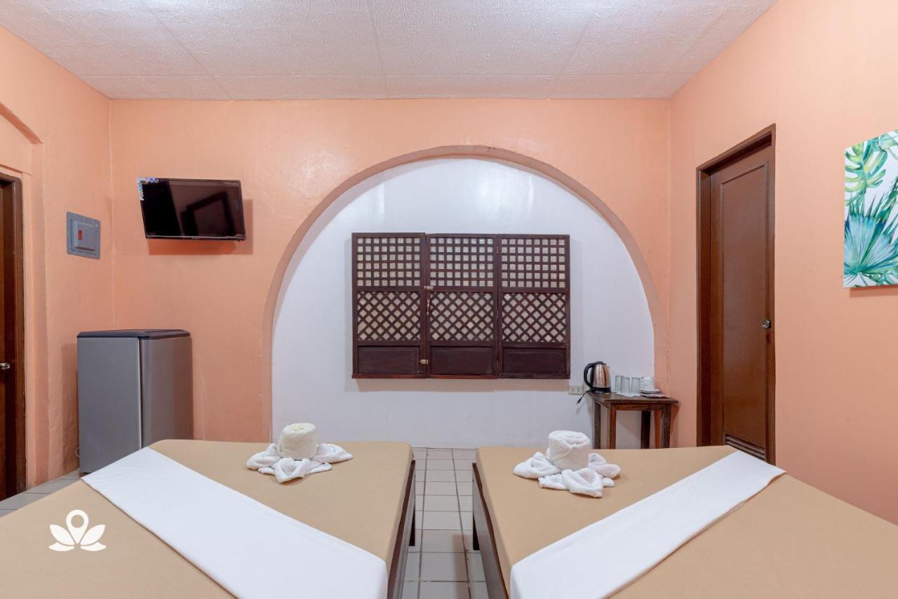 Zen Rooms Calle Crisologo Vigan Extérieur photo